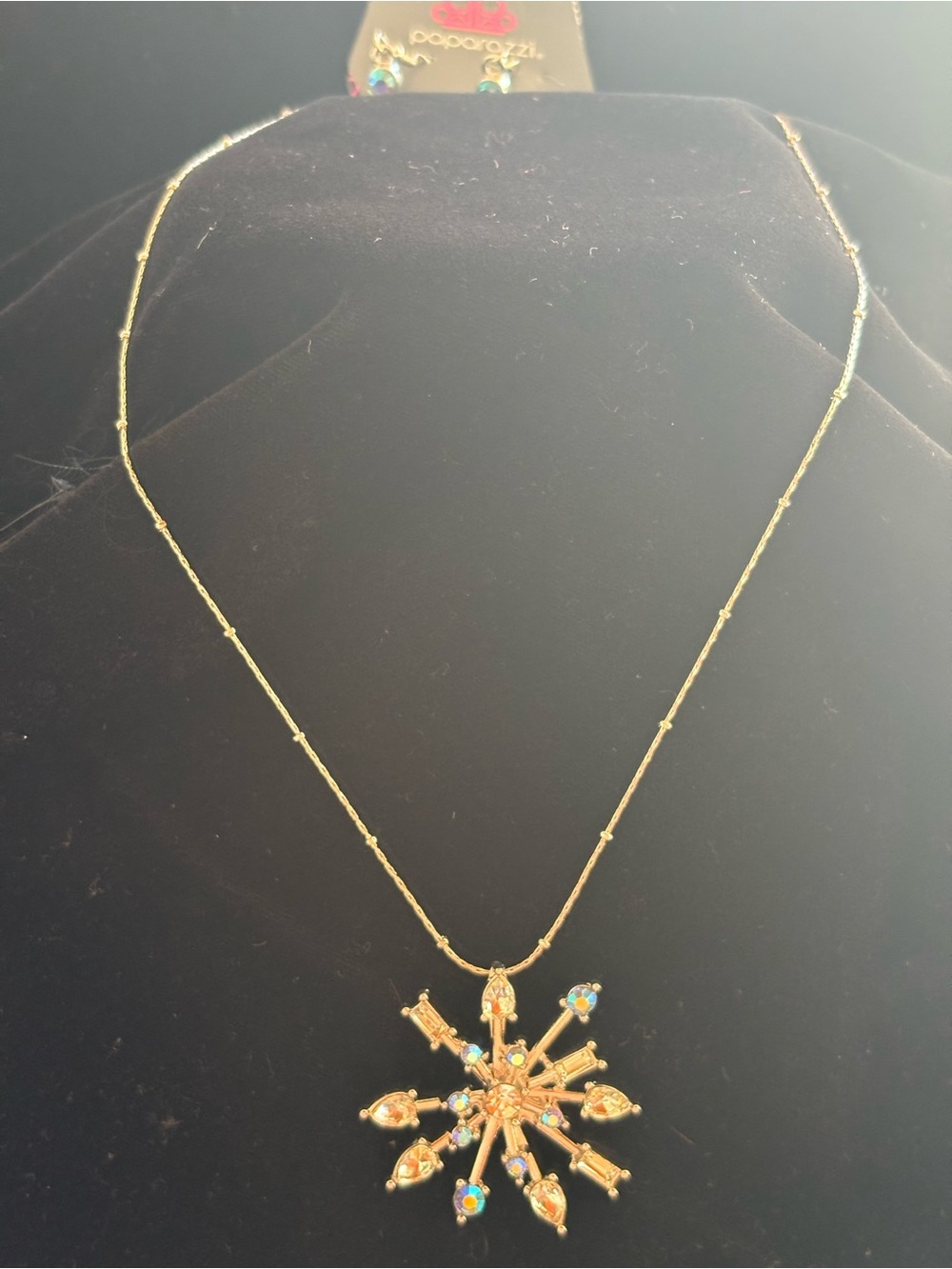 Paparazzi Silver Snowflake Pendant Necklace -